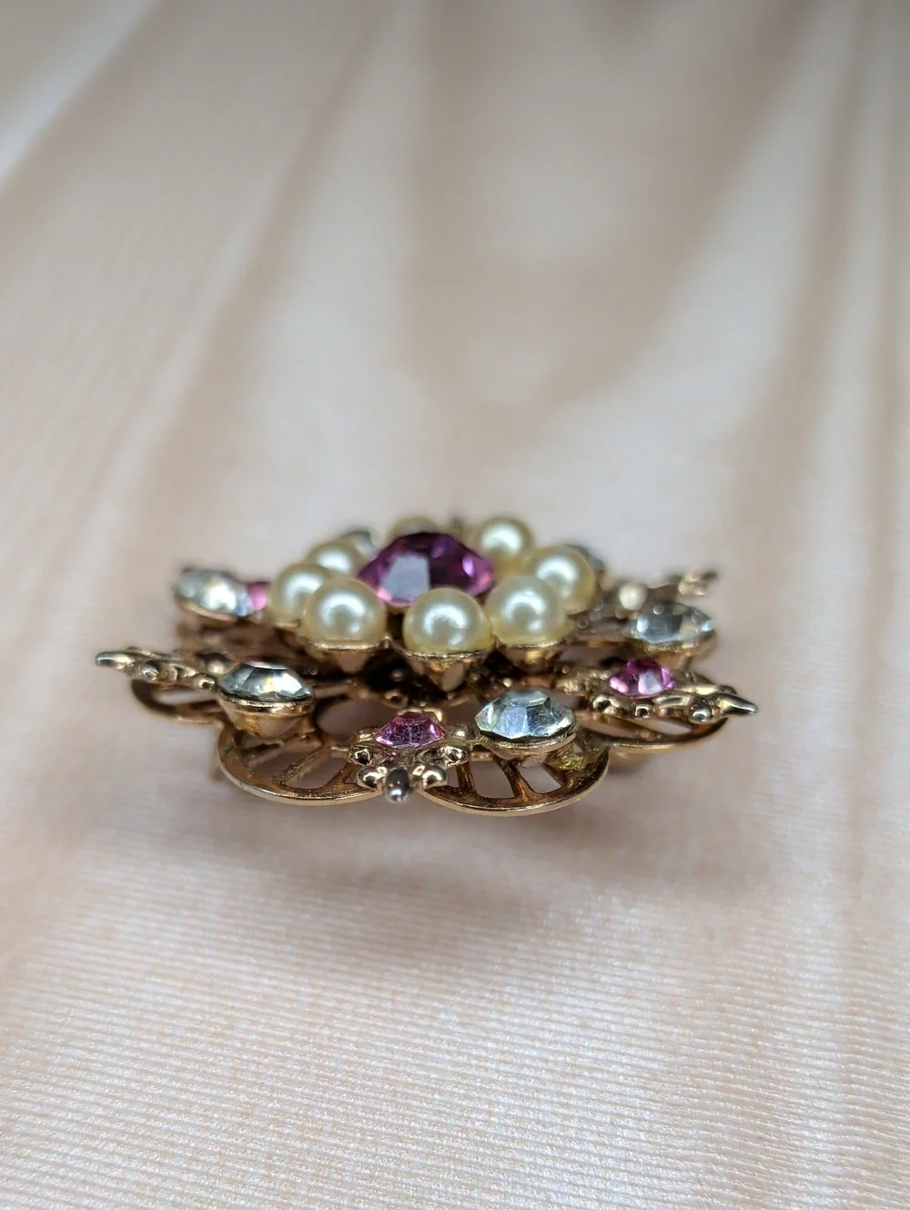 Vintage elegant gold